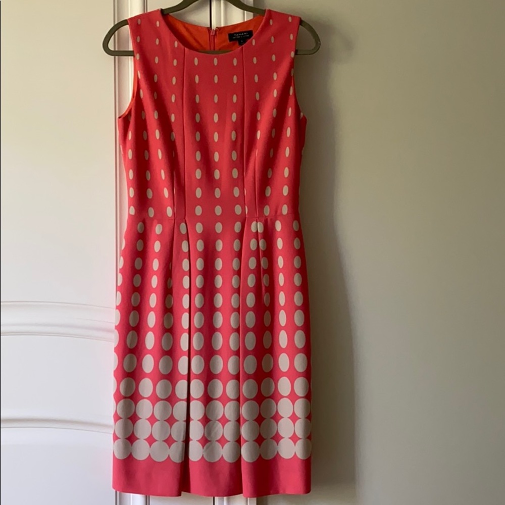 Tahari Classy Dress- Size 6- VERY good condition